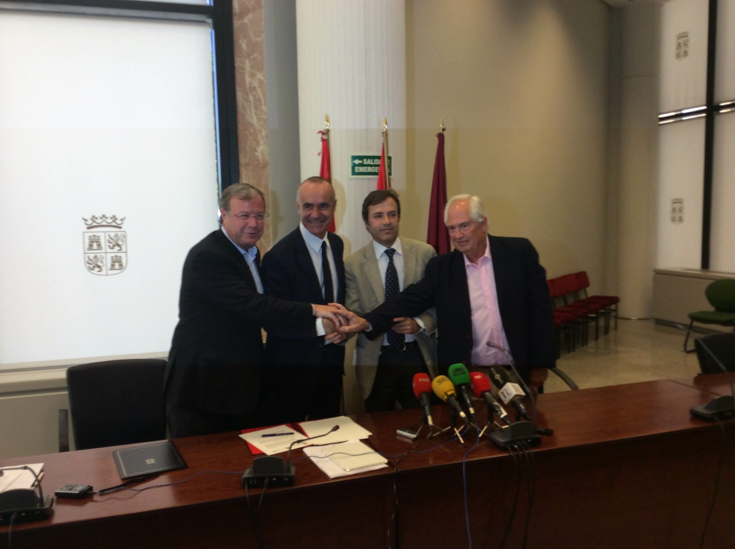 La Red de Ciudades AVE y Castilla y León firman un convenio de colaboración para la promoción turística de Avexperience