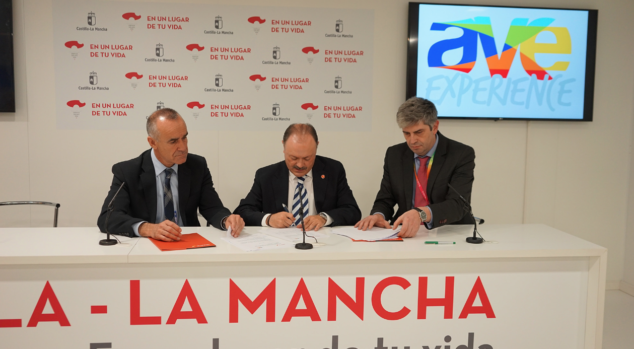 AVE Cities Network signs cooperation agreements in Fitur with Iberia and Renfe to promote its products and destinations