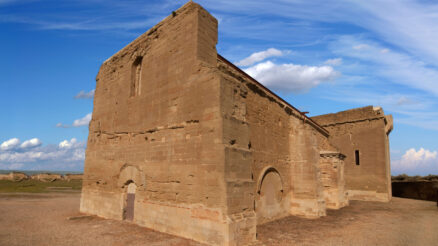 Lleida: Visitas al Castillo Templario de Gardeny y la Noche Mágica de los Farolillos de San Jaime