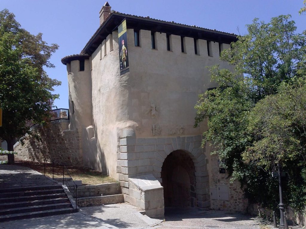 Puerta de Santiago Segovia